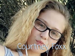 Courtney_Foxx