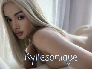 Kyliesonique